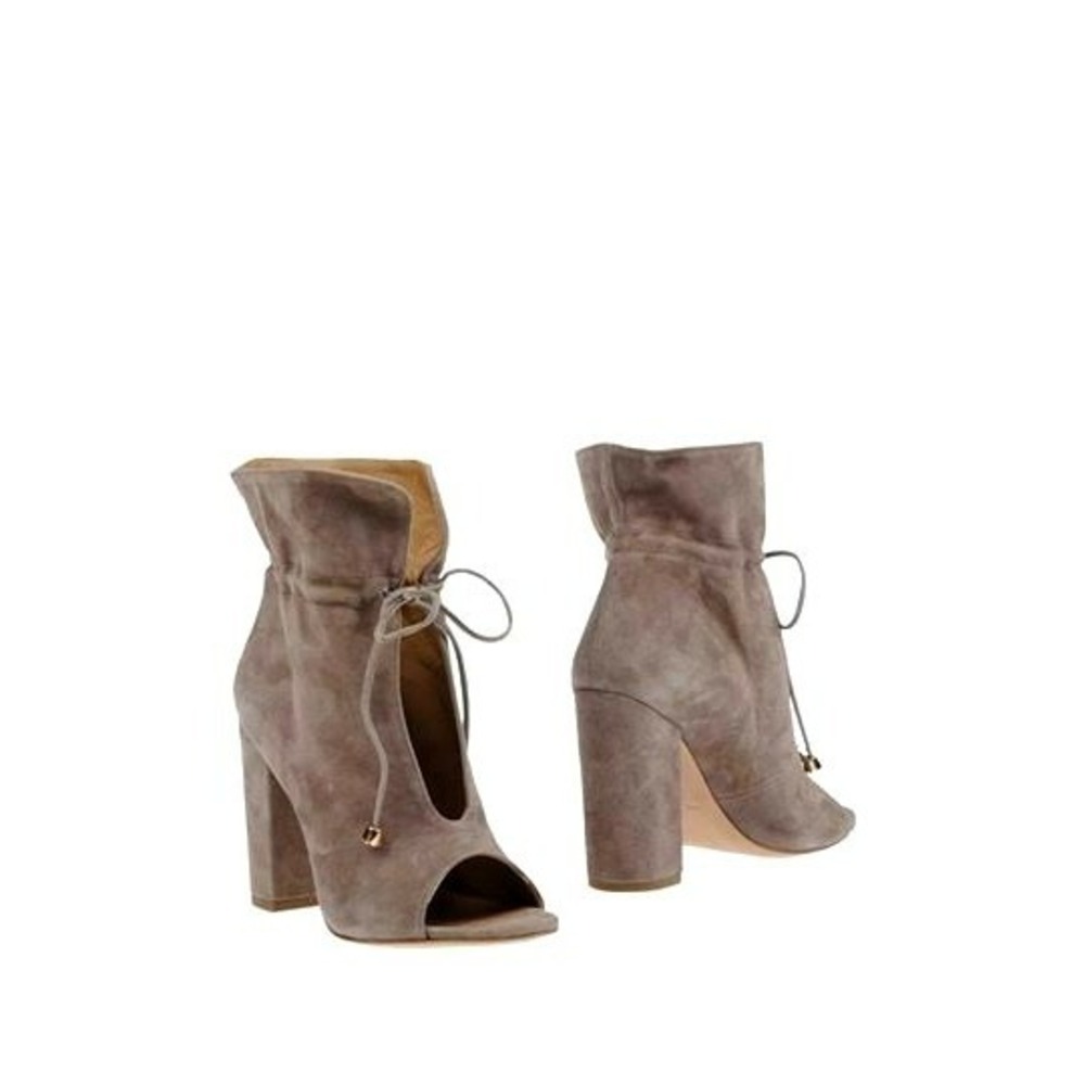 NIB‎ $540 Marc Ellis NY suede boots. IT 40 US 9